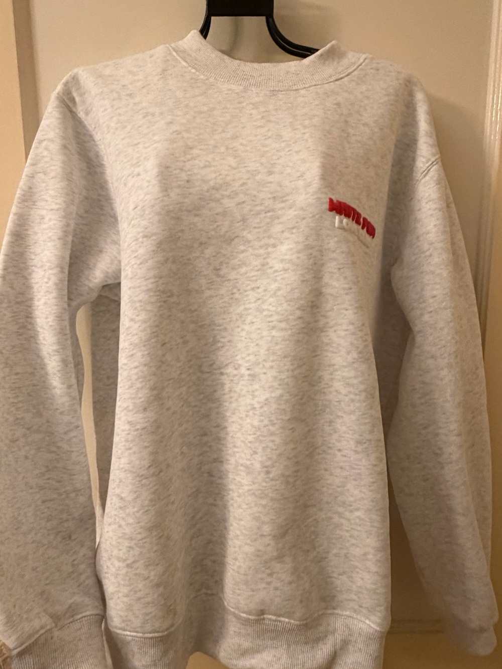 🇺🇸White Fox Light Gray Logo Crewneck Sweatshirt - Picture 3 of 9